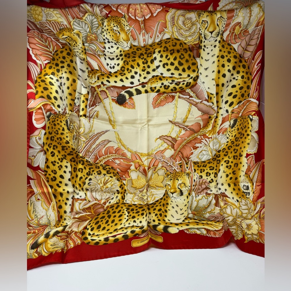 💯Authentic Salvatore Ferragamo Panter Floral Print Silk Scarf